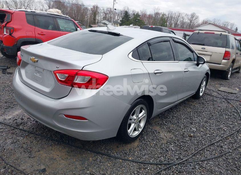 Photo 4 of 2016 Chevrolet Cruze LT AUTO (VIN 1G1BE5SM1G7275801)