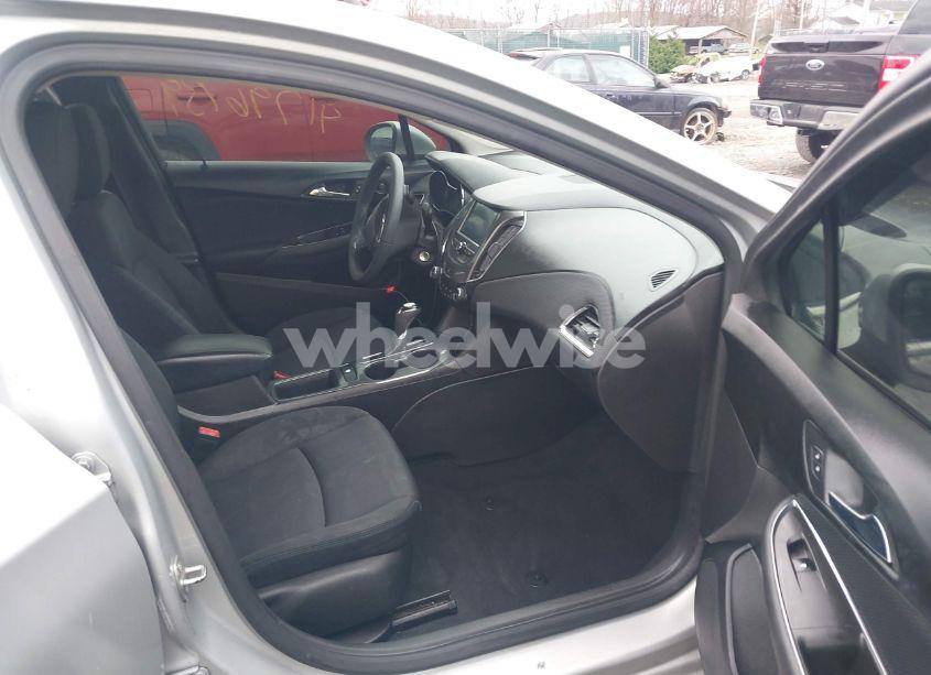 Photo 5 of 2016 Chevrolet Cruze LT AUTO (VIN 1G1BE5SM1G7275801)