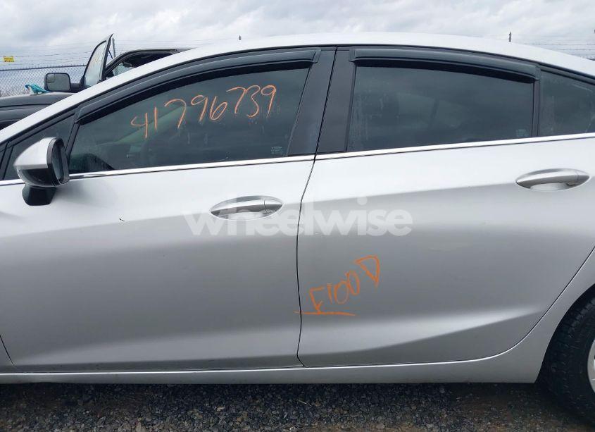 Photo 6 of 2016 Chevrolet Cruze LT AUTO (VIN 1G1BE5SM1G7275801)