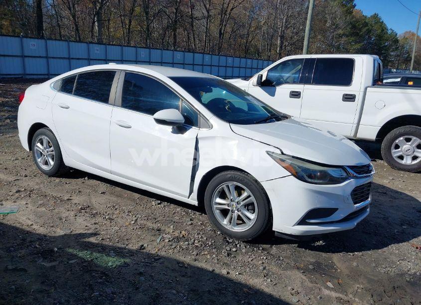2017 Chevrolet Cruze LT AUTO (VIN 1G1BE5SM1H7104810) main photo
