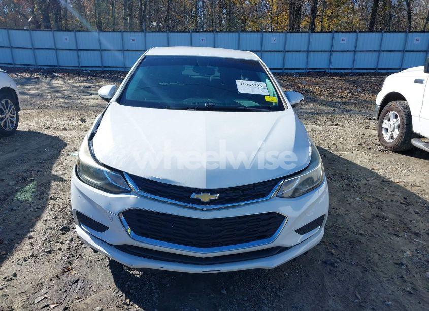 Photo 12 of 2017 Chevrolet Cruze LT AUTO (VIN 1G1BE5SM1H7104810)