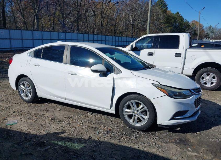 Photo 13 of 2017 Chevrolet Cruze LT AUTO (VIN 1G1BE5SM1H7104810)