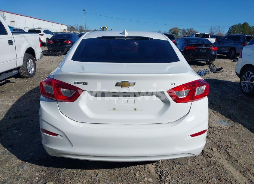 Photo 16 of 2017 Chevrolet Cruze LT AUTO (VIN 1G1BE5SM1H7104810)