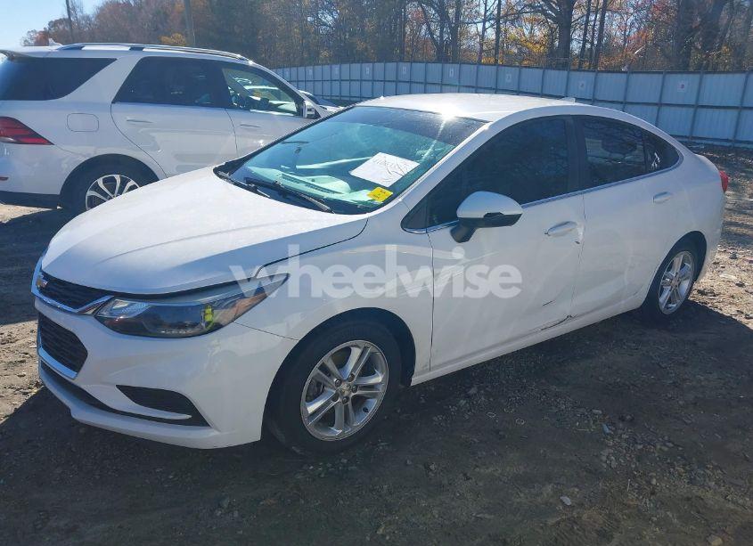Photo 2 of 2017 Chevrolet Cruze LT AUTO (VIN 1G1BE5SM1H7104810)