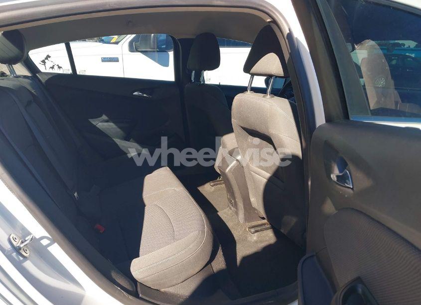 Photo 8 of 2017 Chevrolet Cruze LT AUTO (VIN 1G1BE5SM1H7104810)