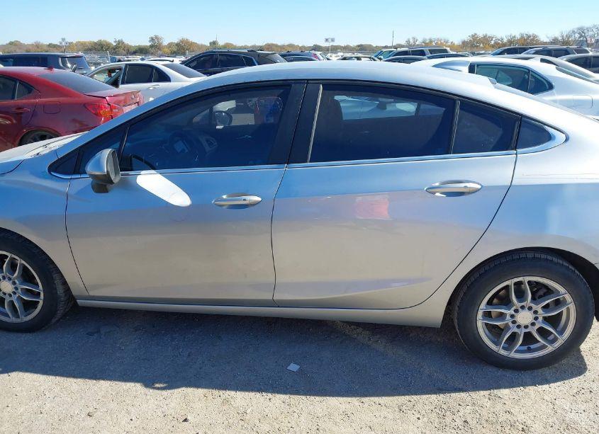 Photo 14 of 2017 Chevrolet Cruze LT AUTO (VIN 1G1BE5SM1H7106539)