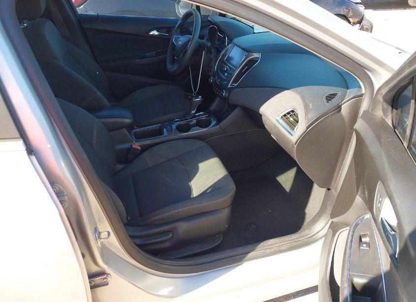 Photo 5 of 2017 Chevrolet Cruze LT AUTO (VIN 1G1BE5SM1H7106539)