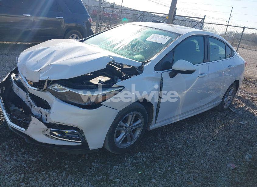Photo 2 of 2017 Chevrolet Cruze LT AUTO (VIN 1G1BE5SM1H7107030)