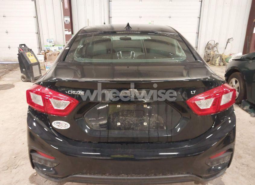 Photo 16 of 2017 Chevrolet Cruze LT AUTO (VIN 1G1BE5SM1H7113331)