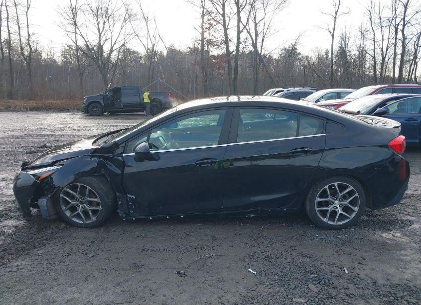 Photo 14 of 2017 Chevrolet Cruze LT AUTO (VIN 1G1BE5SM1H7118285)