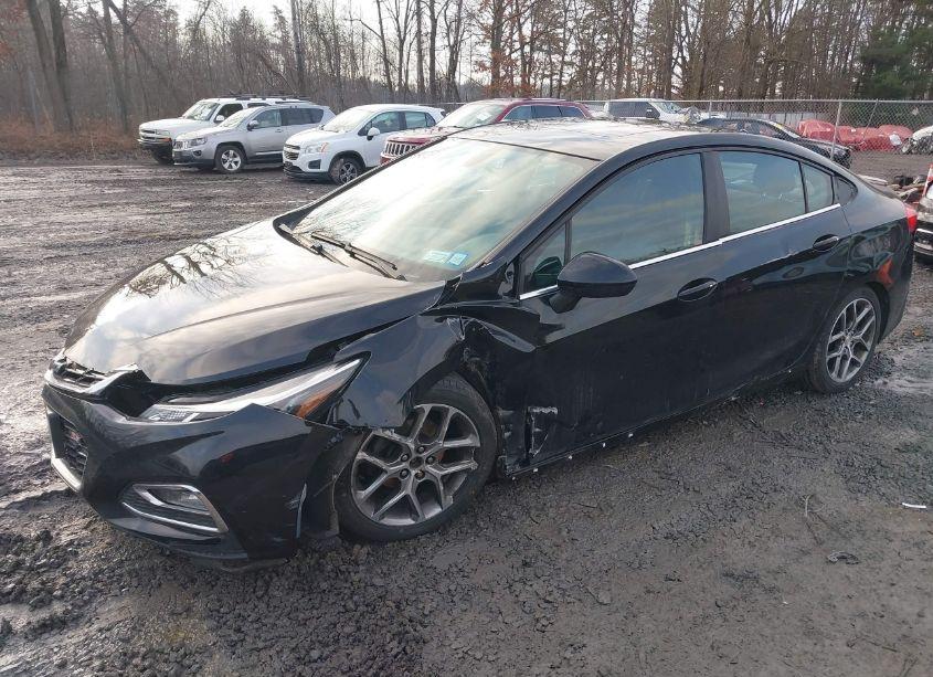 Photo 2 of 2017 Chevrolet Cruze LT AUTO (VIN 1G1BE5SM1H7118285)