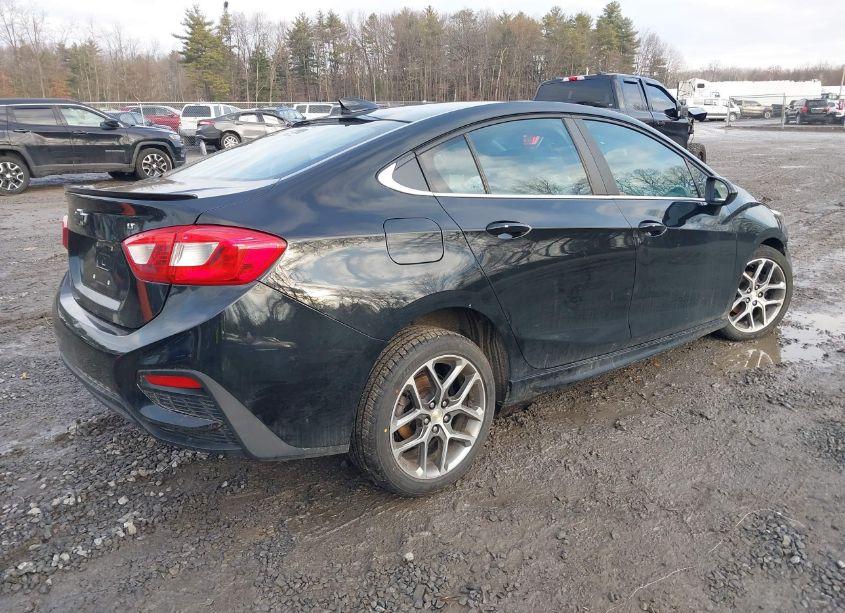Photo 4 of 2017 Chevrolet Cruze LT AUTO (VIN 1G1BE5SM1H7118285)