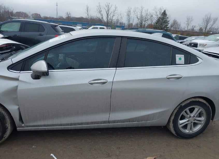 Photo 14 of 2017 Chevrolet Cruze LT AUTO (VIN 1G1BE5SM1H7121817)