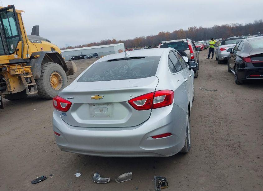 Photo 16 of 2017 Chevrolet Cruze LT AUTO (VIN 1G1BE5SM1H7121817)
