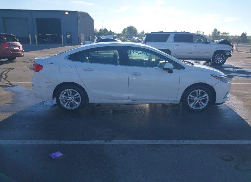 Photo 12 of 2017 Chevrolet Cruze LT AUTO (VIN 1G1BE5SM1H7126726)