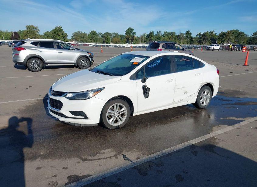Photo 2 of 2017 Chevrolet Cruze LT AUTO (VIN 1G1BE5SM1H7126726)