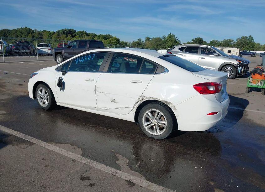 Photo 3 of 2017 Chevrolet Cruze LT AUTO (VIN 1G1BE5SM1H7126726)