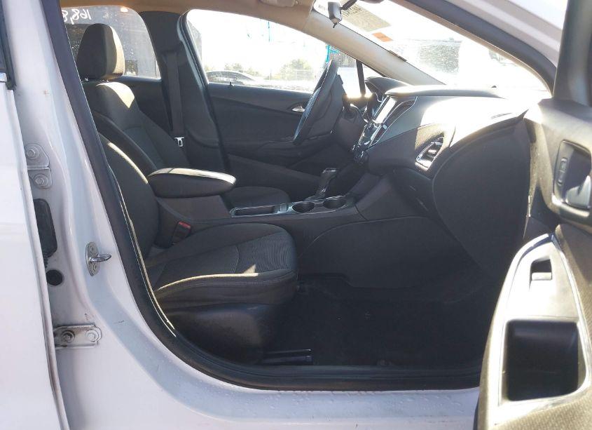 Photo 5 of 2017 Chevrolet Cruze LT AUTO (VIN 1G1BE5SM1H7126726)