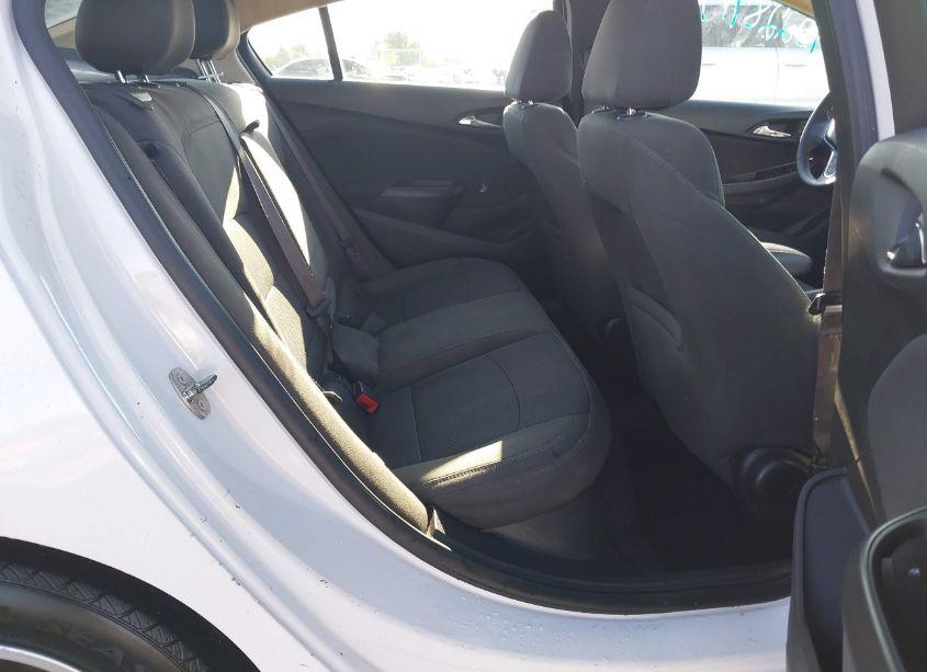 Photo 8 of 2017 Chevrolet Cruze LT AUTO (VIN 1G1BE5SM1H7126726)