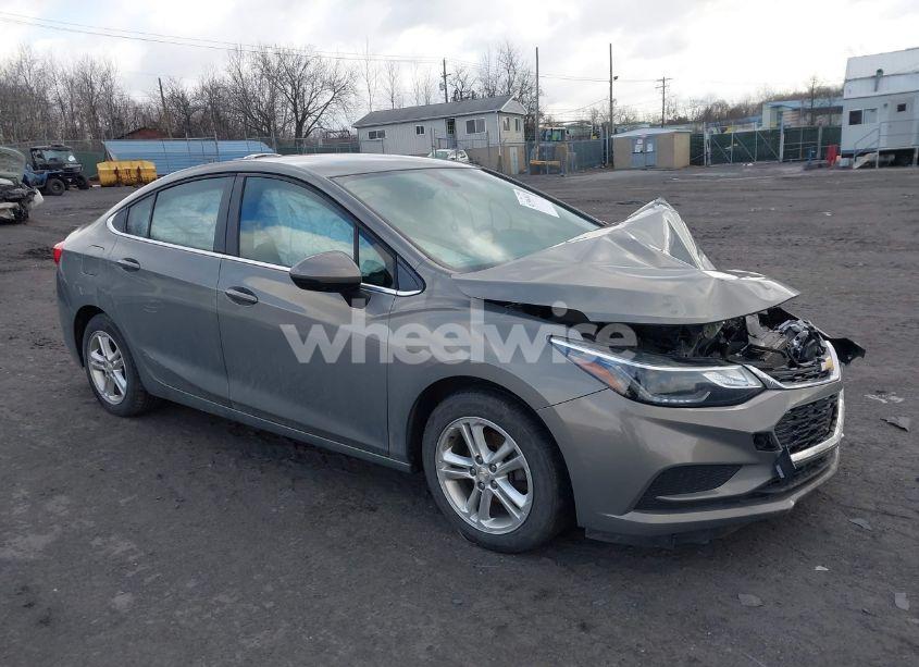 2017 Chevrolet Cruze LT AUTO (VIN 1G1BE5SM1H7141436) main photo