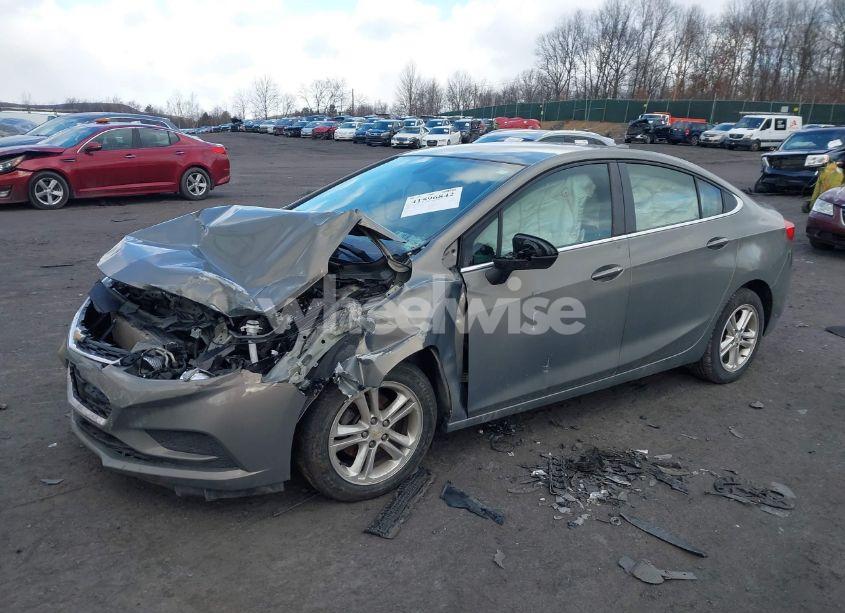 Photo 2 of 2017 Chevrolet Cruze LT AUTO (VIN 1G1BE5SM1H7141436)