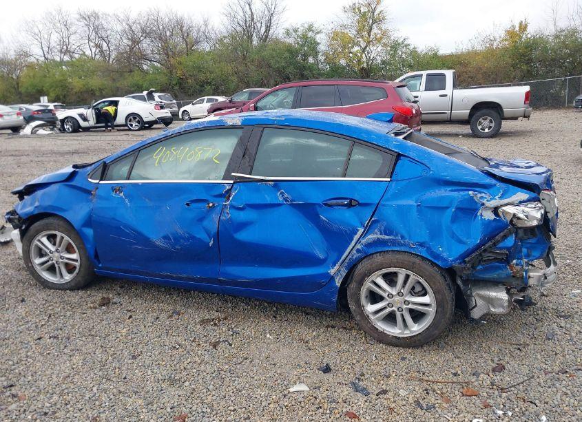 Photo 15 of 2017 Chevrolet Cruze LT AUTO (VIN 1G1BE5SM1H7151898)