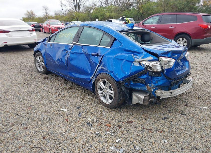 Photo 3 of 2017 Chevrolet Cruze LT AUTO (VIN 1G1BE5SM1H7151898)