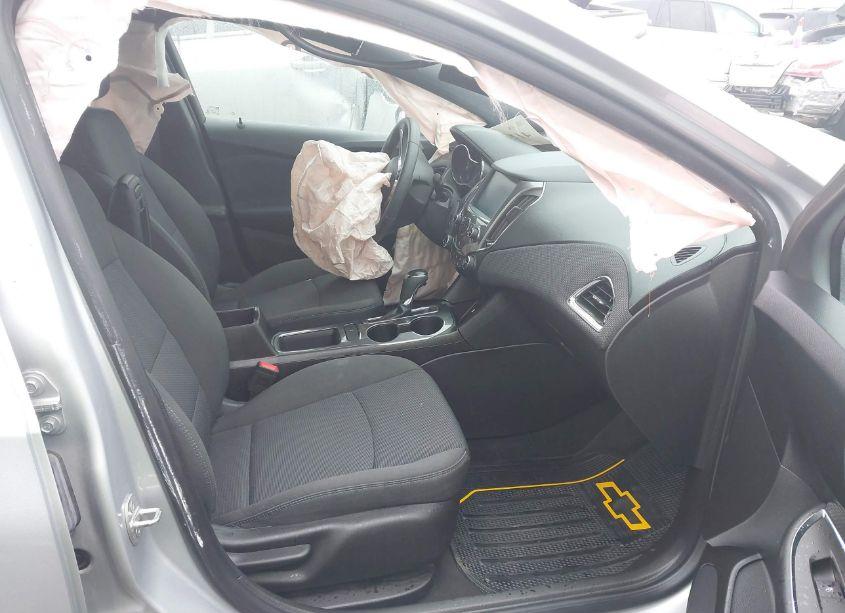 Photo 5 of 2017 Chevrolet Cruze LT AUTO (VIN 1G1BE5SM1H7157684)