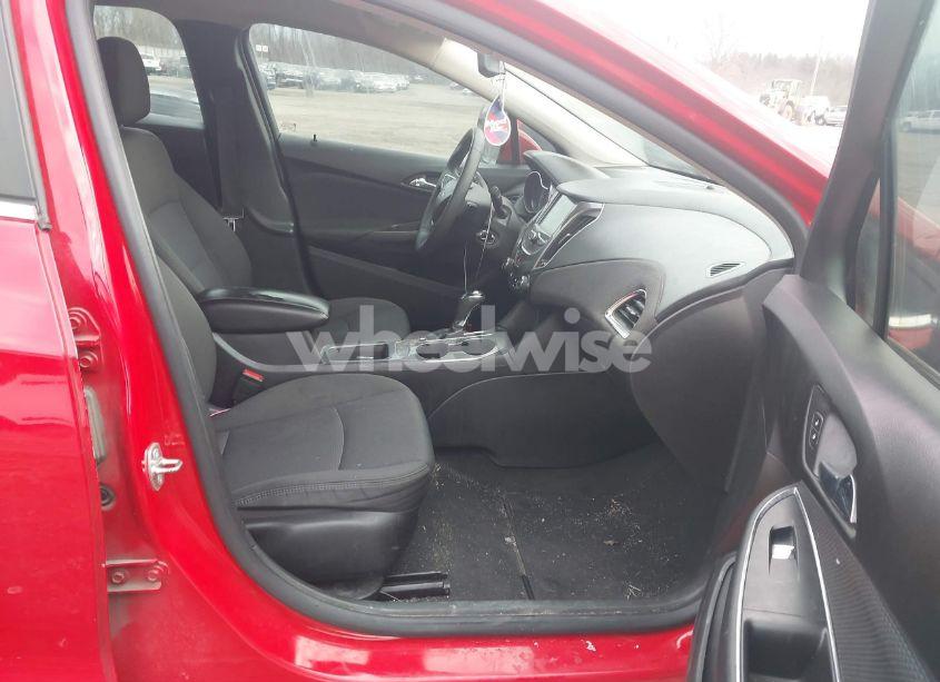 Photo 5 of 2017 Chevrolet Cruze LT AUTO (VIN 1G1BE5SM1H7163663)