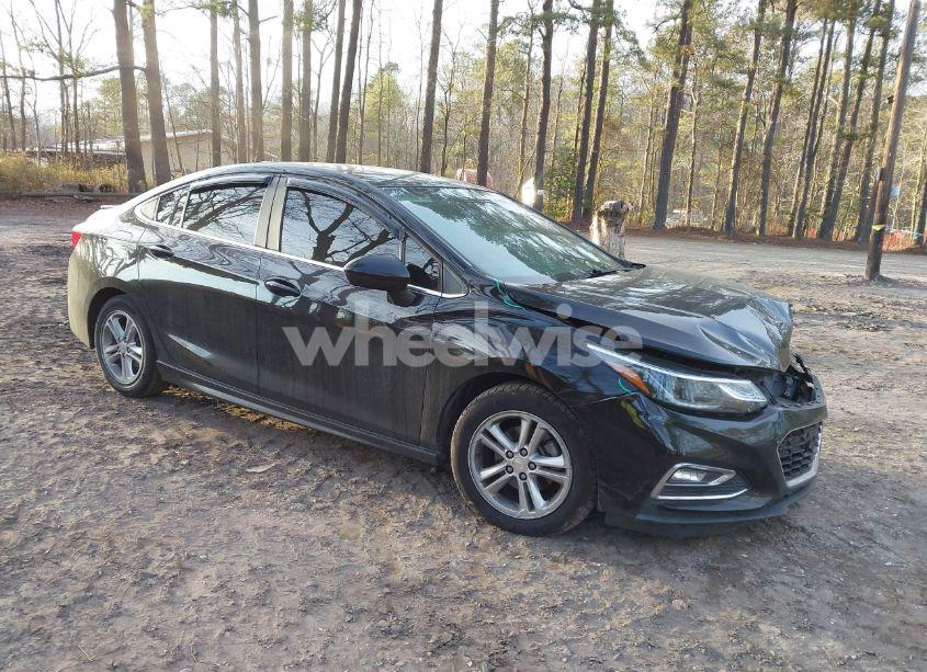 2017 Chevrolet Cruze LT AUTO (VIN 1G1BE5SM1H7169933) main photo