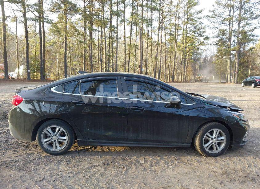 Photo 13 of 2017 Chevrolet Cruze LT AUTO (VIN 1G1BE5SM1H7169933)