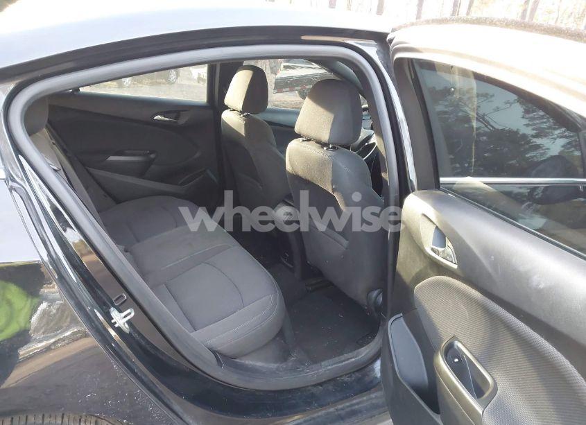 Photo 8 of 2017 Chevrolet Cruze LT AUTO (VIN 1G1BE5SM1H7169933)