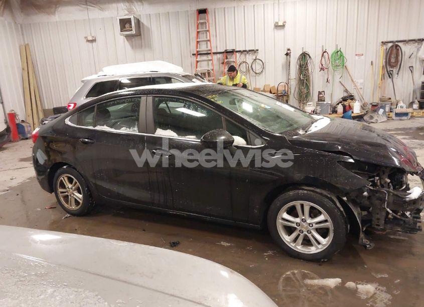 Photo 13 of 2017 Chevrolet Cruze LT AUTO (VIN 1G1BE5SM1H7178504)