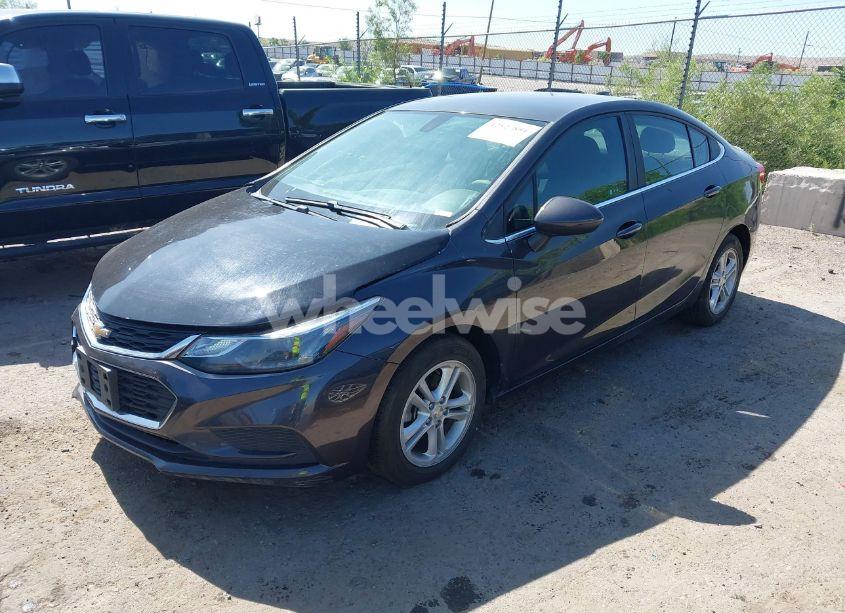 Photo 2 of 2017 Chevrolet Cruze LT AUTO (VIN 1G1BE5SM1H7189311)