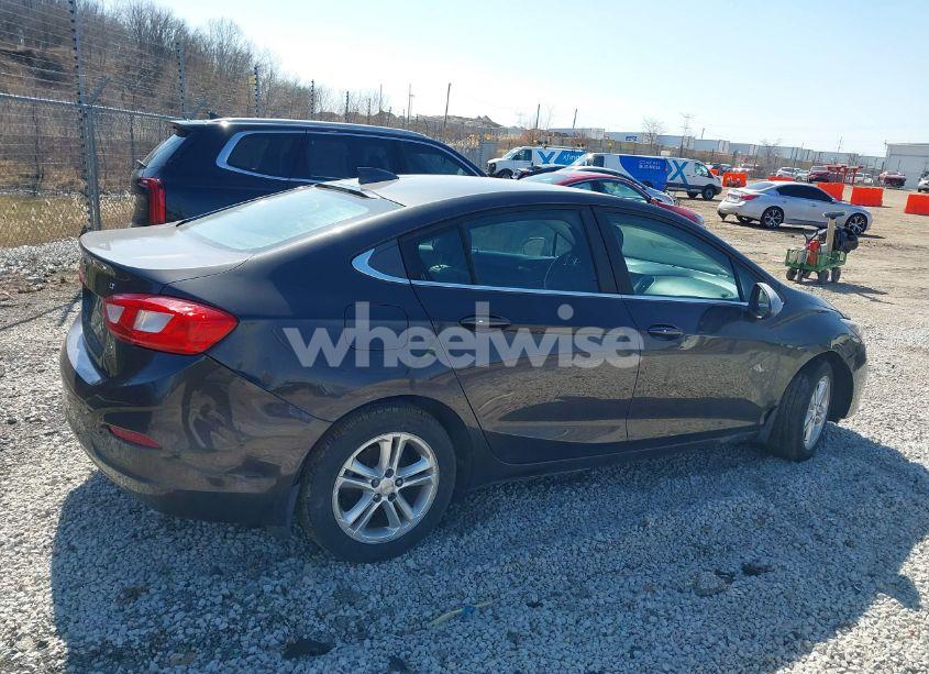 Photo 13 of 2017 Chevrolet Cruze LT AUTO (VIN 1G1BE5SM1H7205152)