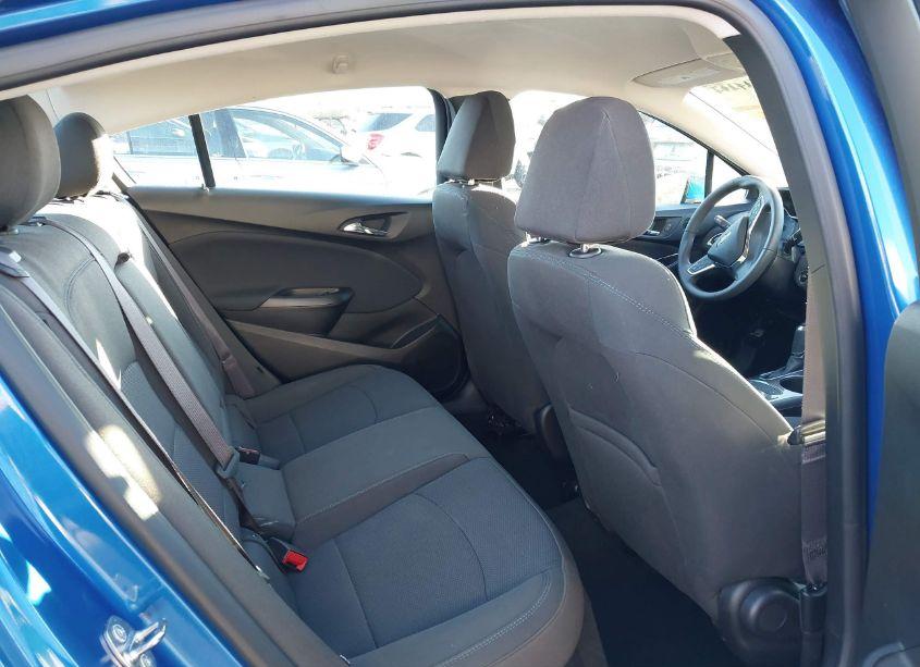 Photo 8 of 2017 Chevrolet Cruze LT AUTO (VIN 1G1BE5SM1H7208861)