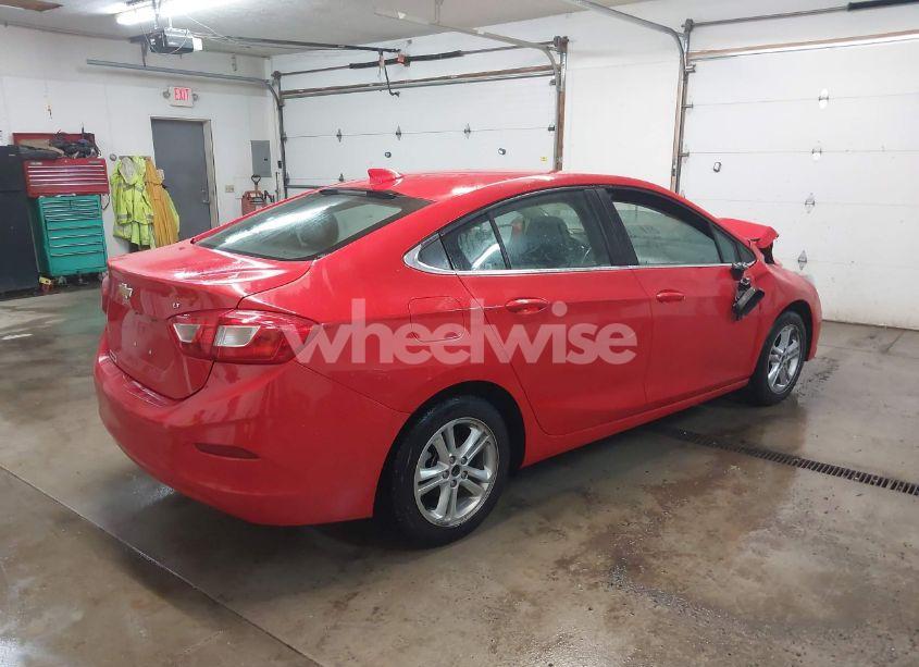 Photo 4 of 2017 Chevrolet Cruze LT AUTO (VIN 1G1BE5SM1H7210206)