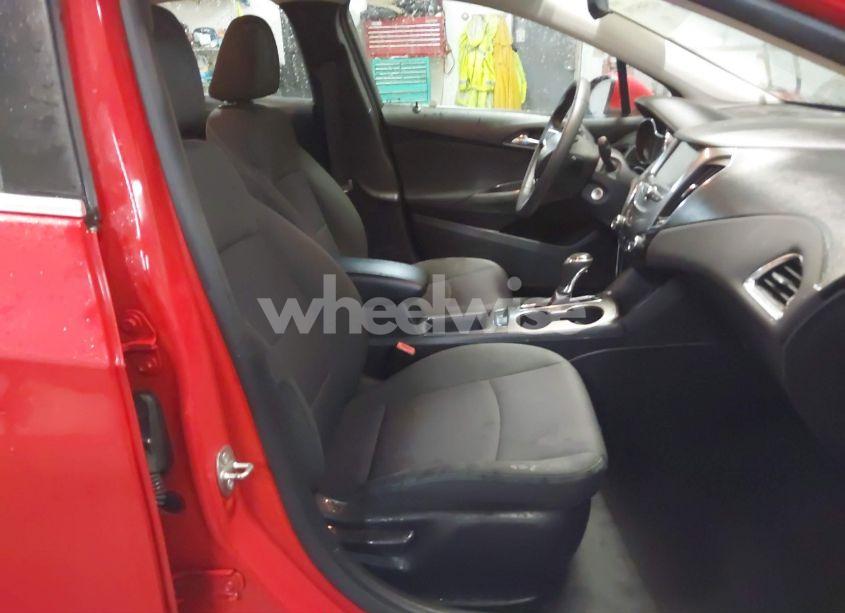 Photo 5 of 2017 Chevrolet Cruze LT AUTO (VIN 1G1BE5SM1H7210206)