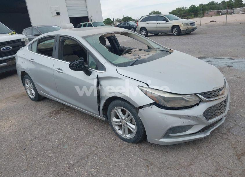 2017 Chevrolet Cruze LT AUTO (VIN 1G1BE5SM1H7216068) main photo