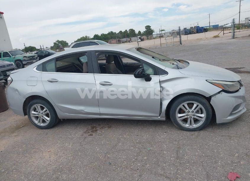 Photo 13 of 2017 Chevrolet Cruze LT AUTO (VIN 1G1BE5SM1H7216068)