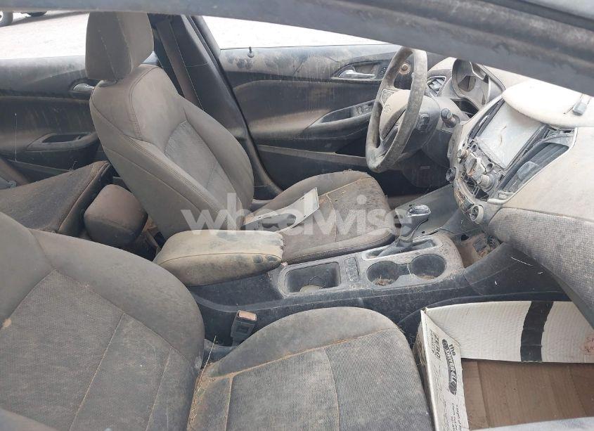 Photo 5 of 2017 Chevrolet Cruze LT AUTO (VIN 1G1BE5SM1H7216068)