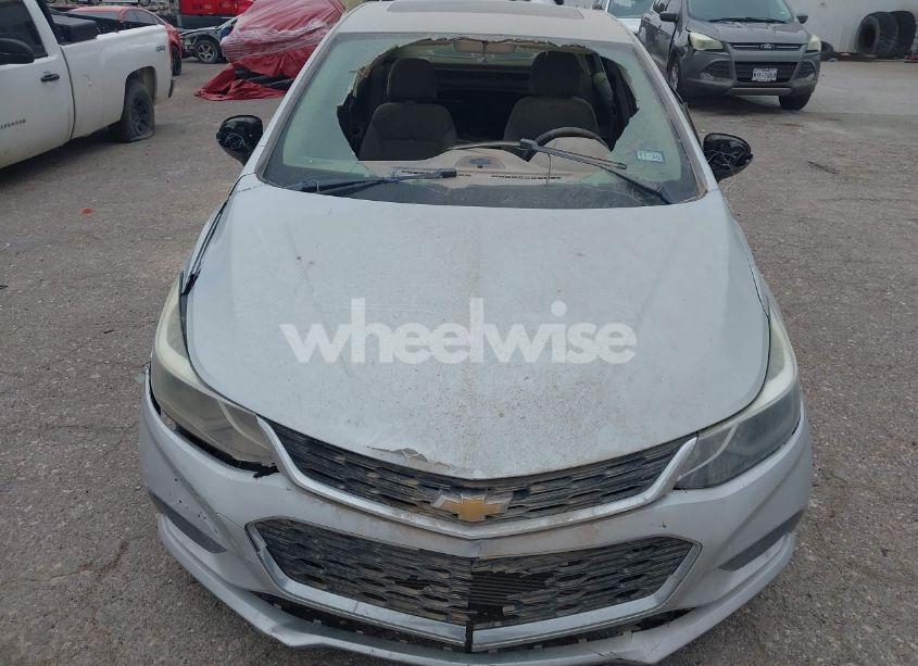 Photo 6 of 2017 Chevrolet Cruze LT AUTO (VIN 1G1BE5SM1H7216068)