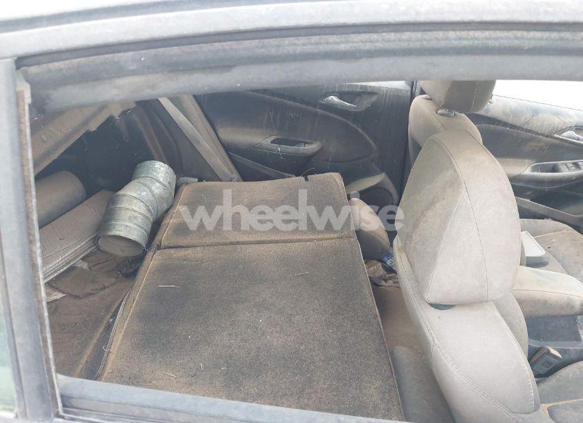 Photo 8 of 2017 Chevrolet Cruze LT AUTO (VIN 1G1BE5SM1H7216068)