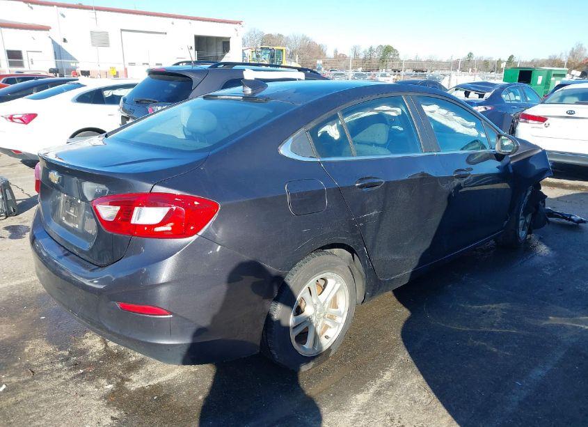 Photo 4 of 2017 Chevrolet Cruze LT AUTO (VIN 1G1BE5SM1H7226115)
