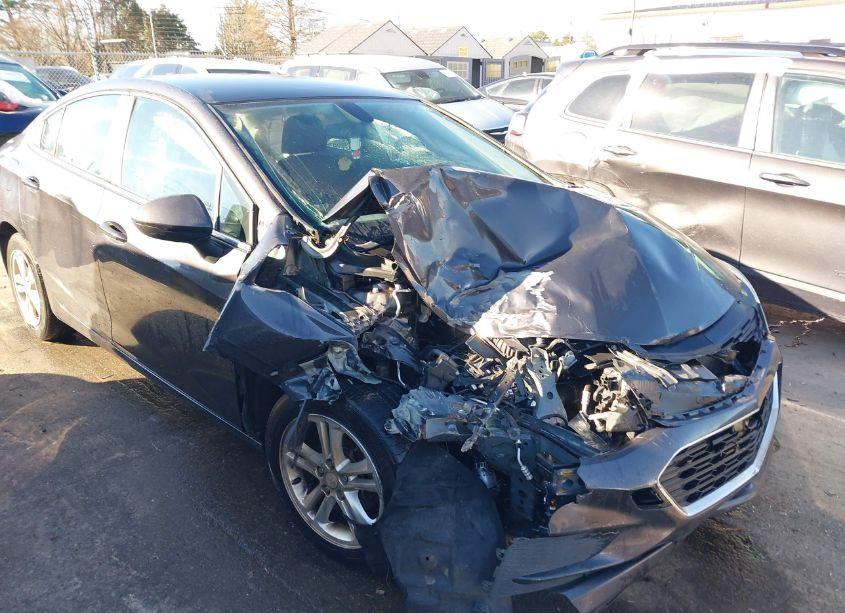 Photo 6 of 2017 Chevrolet Cruze LT AUTO (VIN 1G1BE5SM1H7226115)