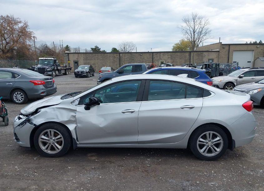 Photo 14 of 2017 Chevrolet Cruze LT AUTO (VIN 1G1BE5SM1H7246607)