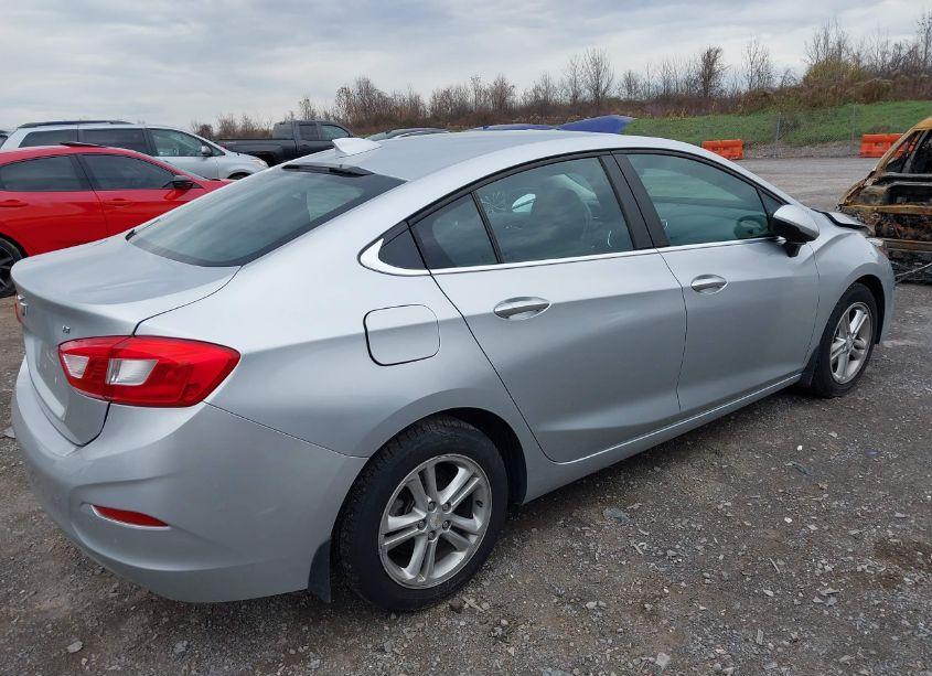 Photo 4 of 2017 Chevrolet Cruze LT AUTO (VIN 1G1BE5SM1H7246607)