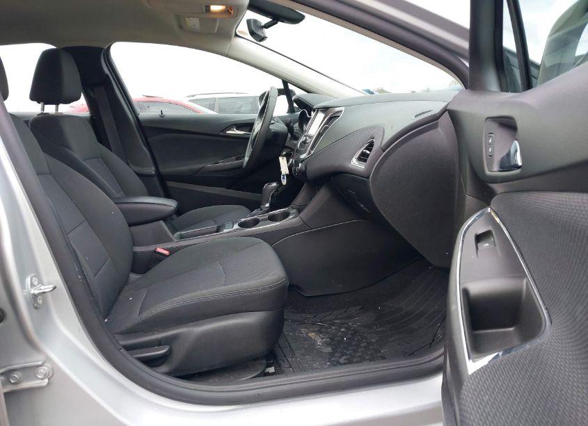 Photo 5 of 2017 Chevrolet Cruze LT AUTO (VIN 1G1BE5SM1H7246607)