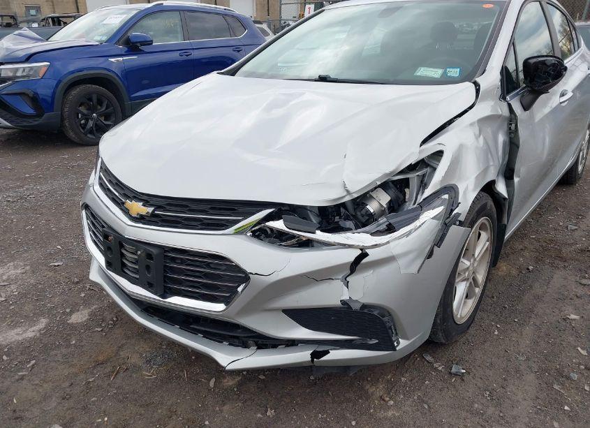 Photo 6 of 2017 Chevrolet Cruze LT AUTO (VIN 1G1BE5SM1H7246607)
