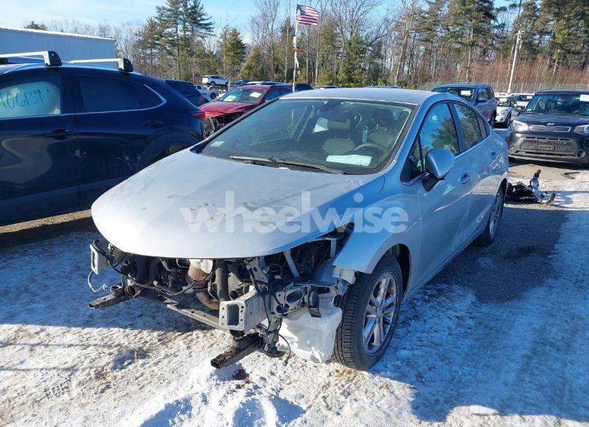 Photo 6 of 2017 Chevrolet Cruze LT AUTO (VIN 1G1BE5SM1H7248597)